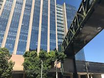 Fachada do edifício corporativo Av. Praia de Belas 1212 — KaizenHUB Porto Alegre